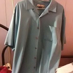 Tommy Bahama mens casual shirts. Short sleeves.